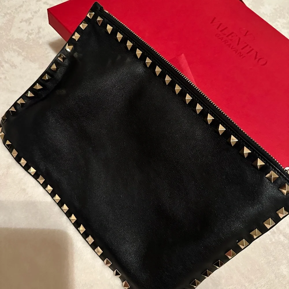 Valentino Garavani Rockstud clutch - Picture 2 of 10